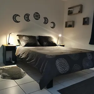 A 1 Minute Du Apartment