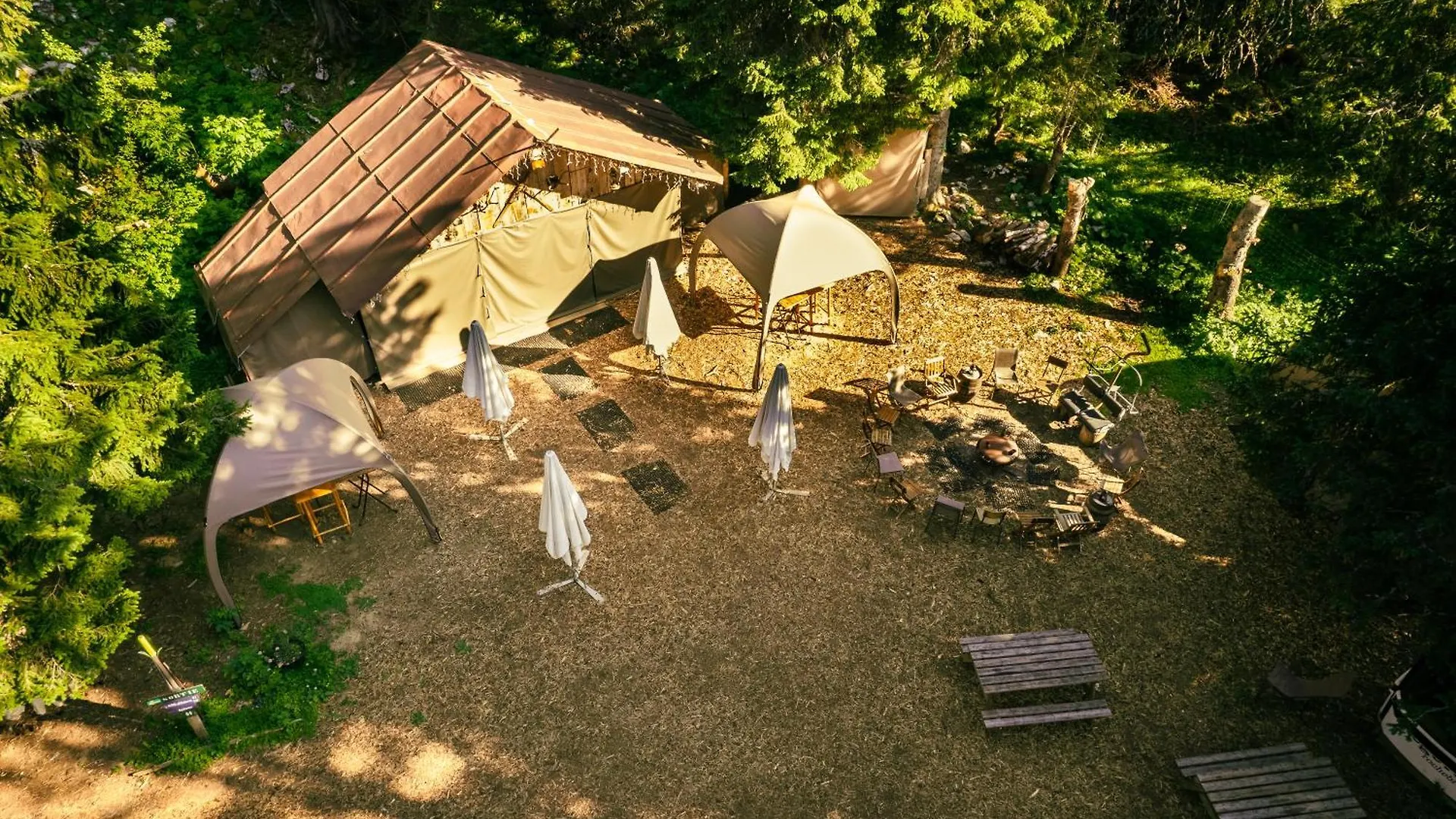 Luxury tent Eco Bivouac Village Igloos Annecy - Le Semnoz - A 20 Minutes D'Annecy