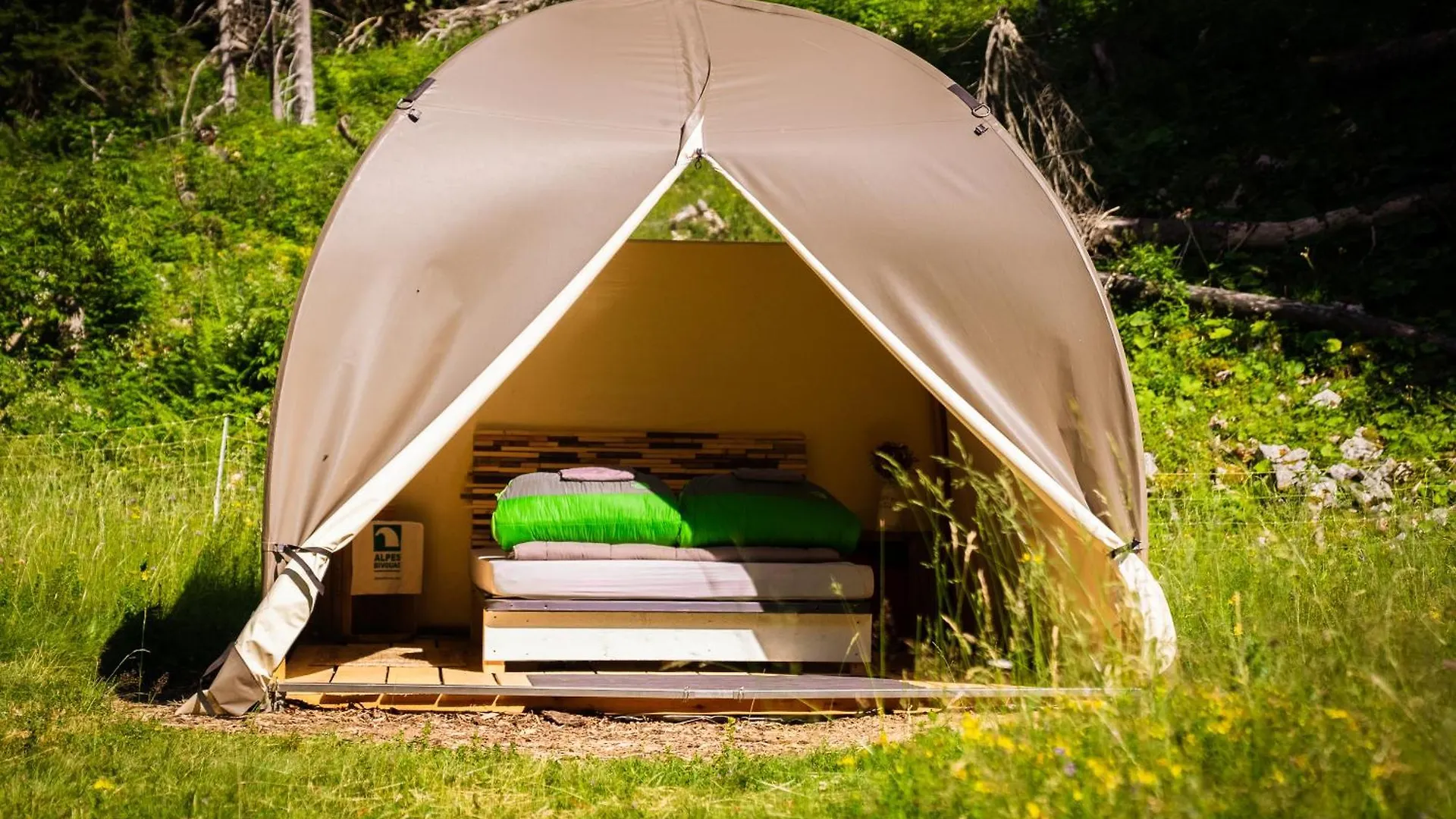 Luxury tent Eco Bivouac Village Igloos Annecy - Le Semnoz - A 20 Minutes D'Annecy